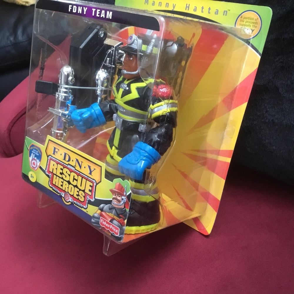 F.D.N.Y RESCUE HEROES Manny Hattan (Fire Department City of New York) Brown Face - Picture 3 of 14